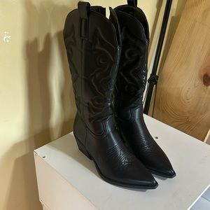 Chunky Heel Cowboy boots (Pointed toe)